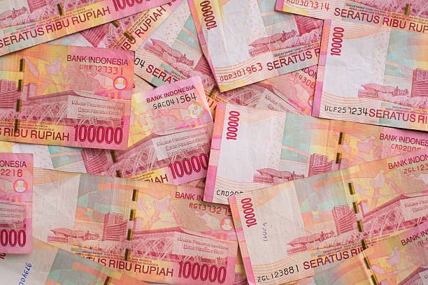 Close-up da moeda indonésia - foto de acervo