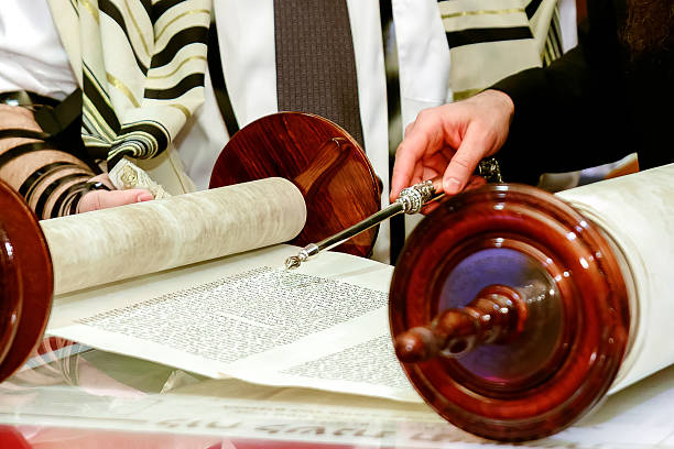 istock Jewish man dressed in ritual clothing 542726222