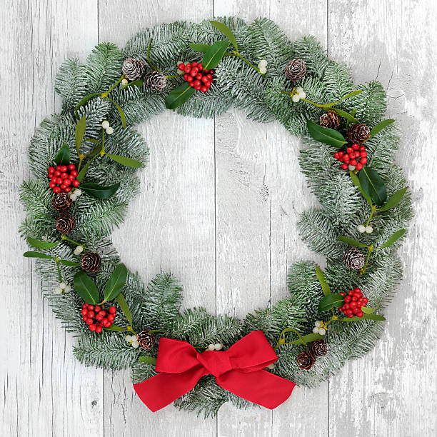 istock Traditional Christmas Wreath 542728002