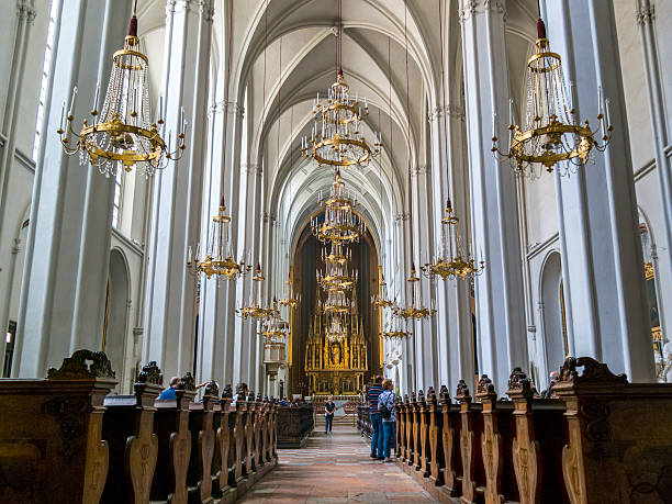 августин церковь отделение, вена, австрия - altar church vienna gothic style стоковые фото и изображения