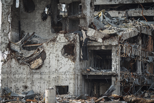 Vista detallada de las ruinas del aeropuerto de Donetsk photo