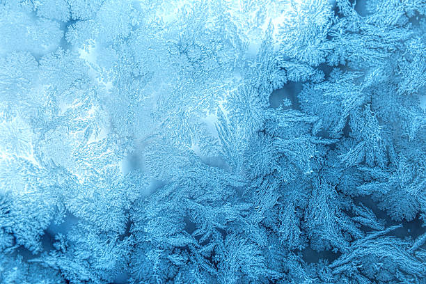 mroźny wzór na szkle - snow textured textured effect winter zdjęcia i obrazy z banku zdjęć