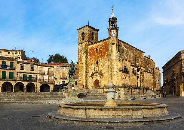 Plaza Mayor. Trujillo, Caceres Church and Equestrian statue  at  Plaza Mayor. Trujillo, Caceres francisco pizarro stock pictures, royalty-free photos & images