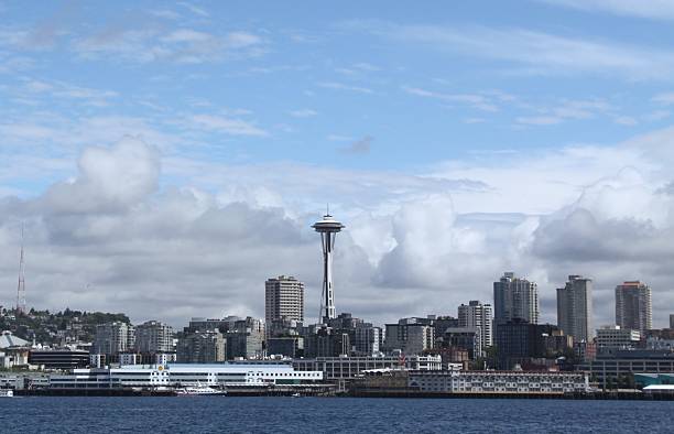 istock Skyline Of Seattle With The Space Needle 542835650