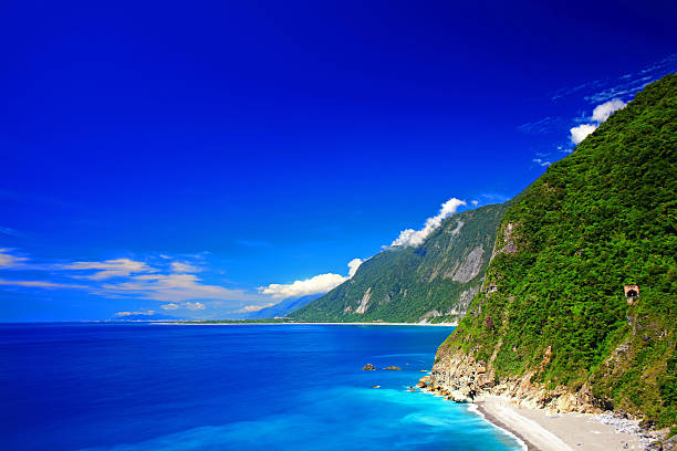 istock Beautiful Cliff in Hualien, Taiwan 542961704
