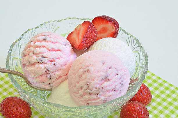 istock Strawberry ice cream and Vanilla ice cream with fresh Strawberries 543042548