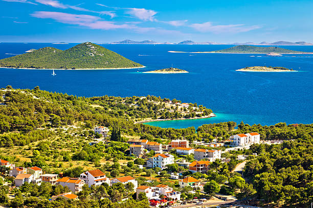 vista del parque nacional de las islas kornati desde drage - kornati fotografías e imágenes de stock