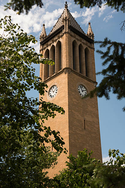 campanile an der iowa state university - glockenturm stock-fotos und bilder