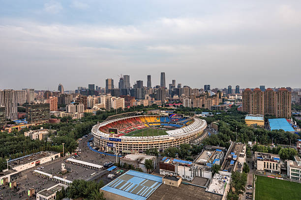 pequim, china horizonte e estádio. - major league soccer imagens e fotografias de stock