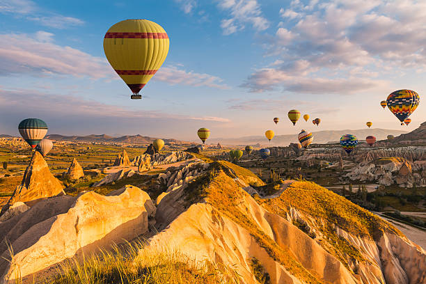 istock air balloon in Cappadocia, Turkey 543076110