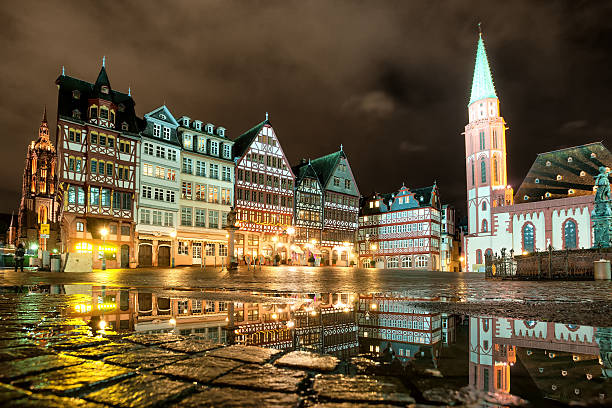 altstadt von frankfurt am main bei nacht, deutschland - frankfurt german culture night city stock-fotos und bilder