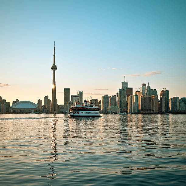 istock Sunset over Toronto, Ontario 543198180