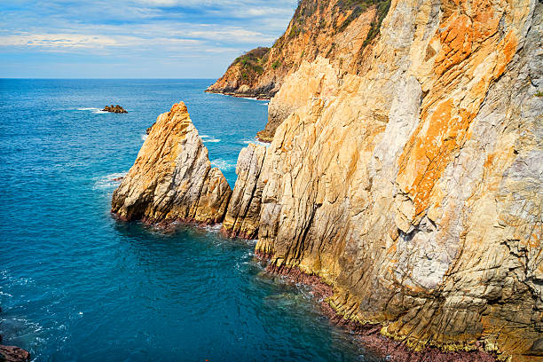 istock Famous La Quebrada Diving Cliffs in Acapulco Mexico 543200276