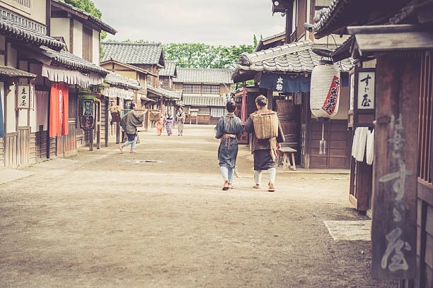personnes avec des des costumes traditionnels à l'edo ville, kyoto, japon - edo period photos et images de collection