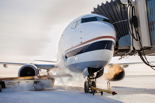 Commercial Aviation, Flying in Alaska on a cold day