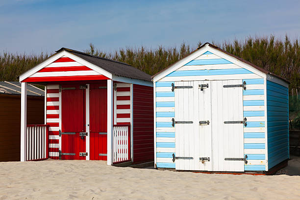 west wittering beach west sussex angleterre - witterung photos et images de collection