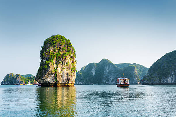 istock Scenic view of the Ha Long Bay 543336140