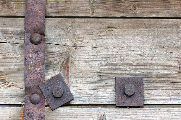 istock Steel element of iron corroded by rust. Very old. Strong 543347600