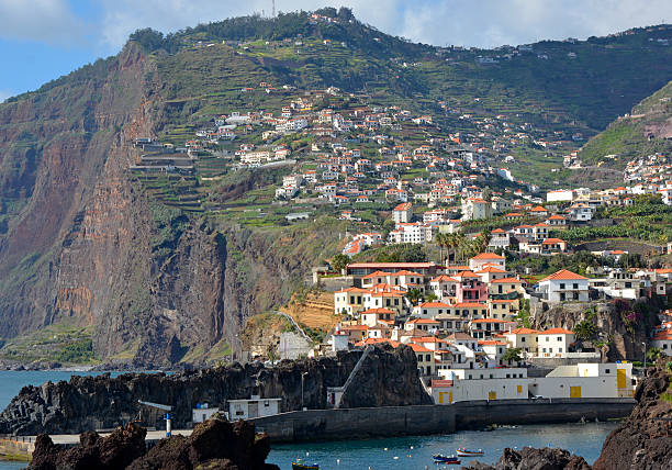 istock Camara de Lobos, Madeira, Portugal 543350488
