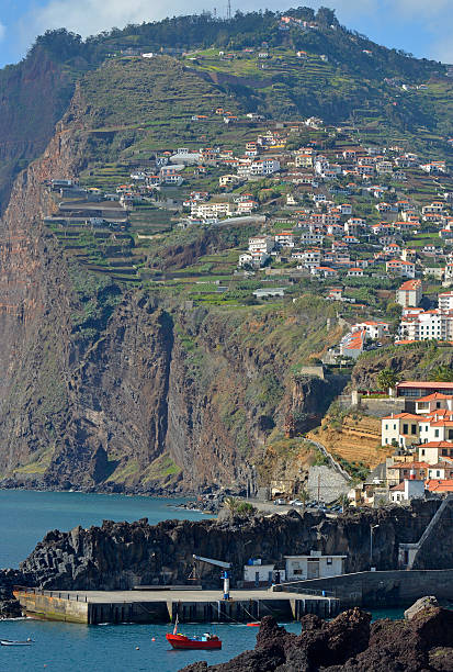 istock Camara de Lobos, Madeira, Portugal 543351040