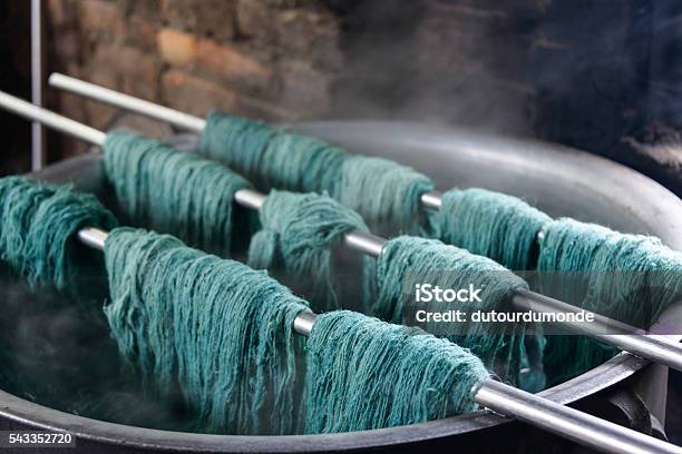 Traditionelles Wollsterben Stockfoto und mehr Bilder von Färbemittel - Färbemittel, Textilien, Textilindustrie