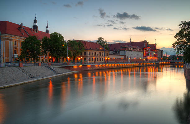 istock Wroclaw evening city landscape 543468756