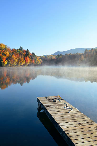 istock Lake Autumn Foliage fog 543475838