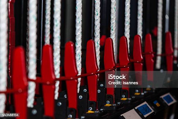 Teatro Nos Bastidores Cordame - Fotografias de stock e mais imagens de Bastidores - Bastidores, Cabo de Aço, Corda