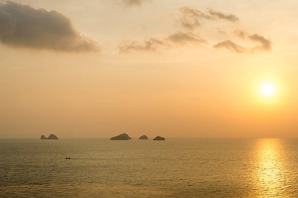 istock Sun Setting on the sea at Samui island, Thailand 543558930