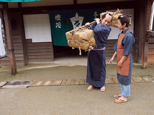 istock Japanese merchant teaches  his assistant in Edo Period 543563888