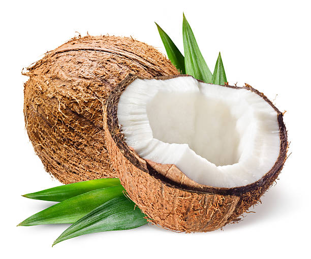 흰색 배경에 반과 잎 코코넛 - 코코넛 뉴스 사진 이미지