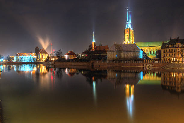 istock Wroclaw night view of Cathedral Island 543570628