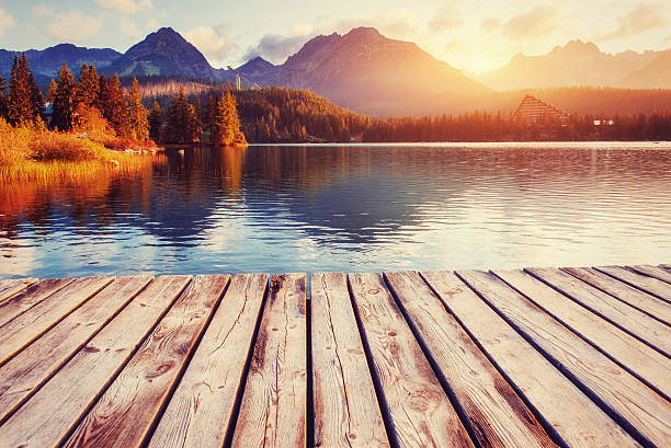 fantástica shtrbske plesocity in slovakia tatras altas. eslováquia, a europa. - pleso imagens e fotografias de stock