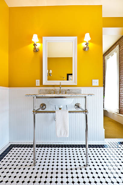 istock Contemporary Classic Bathroom Design with Pedestal Sink 543582636