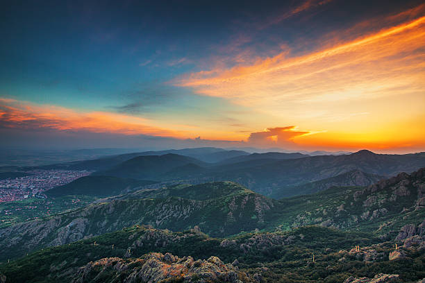 istock Beautiful sunset over the mountain 543591032