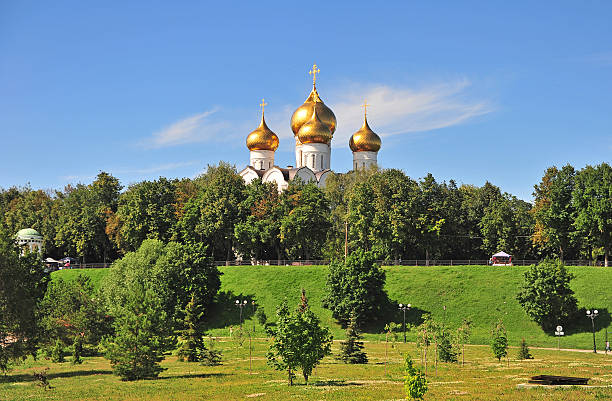 istock Summer park in Yaroslavl old town 543598732