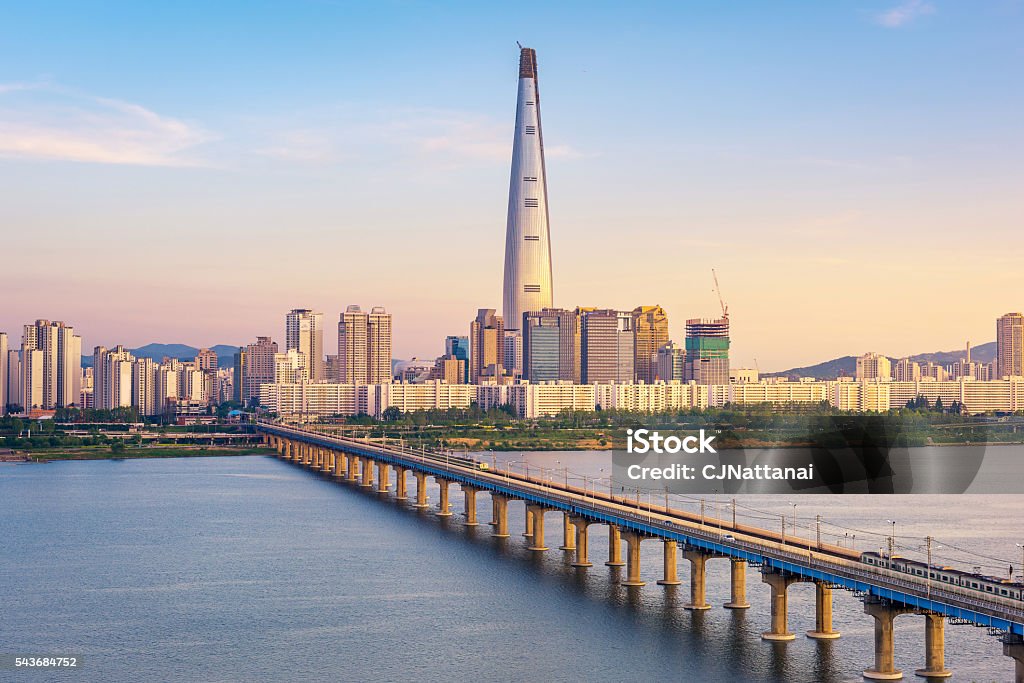 Métro de Séoul et Skyline de la ville de Séoul, Corée du Sud - Photo de Séoul libre de droits