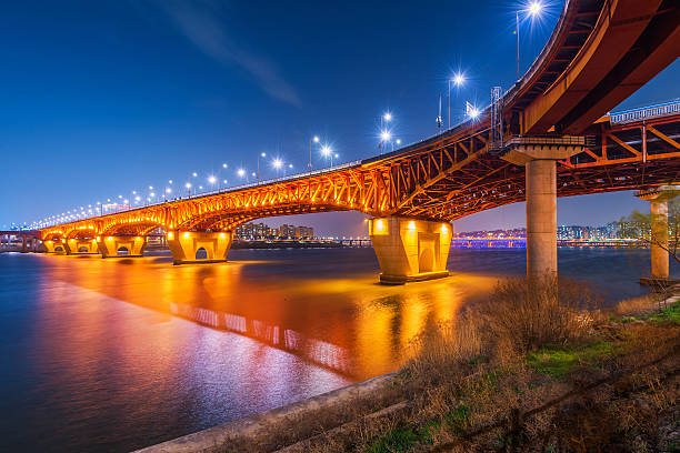 istock Seongsu bridge at nigth in seoul,korea 543687052