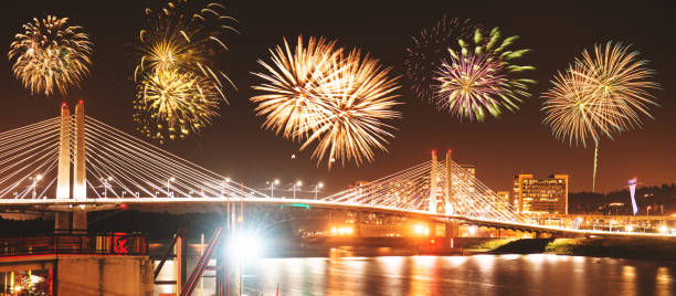 istock portland skyline with the fireworks 543691492