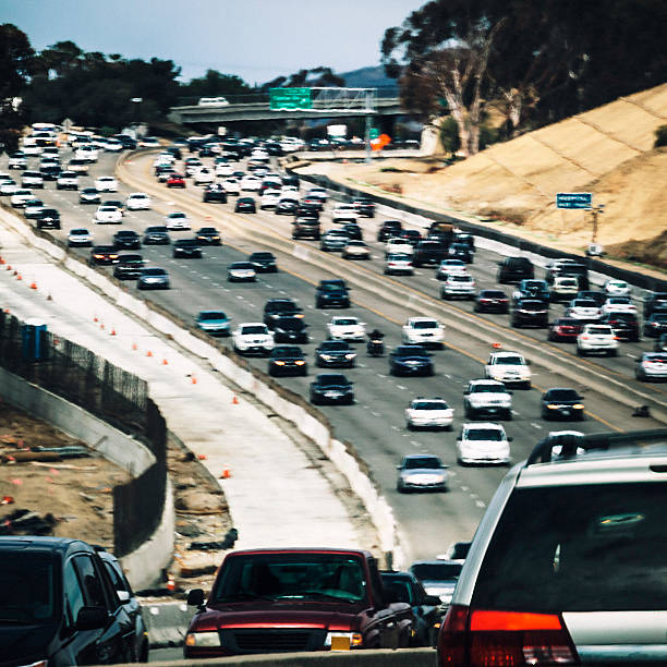 istock Clifornia highway traffic. 543834402