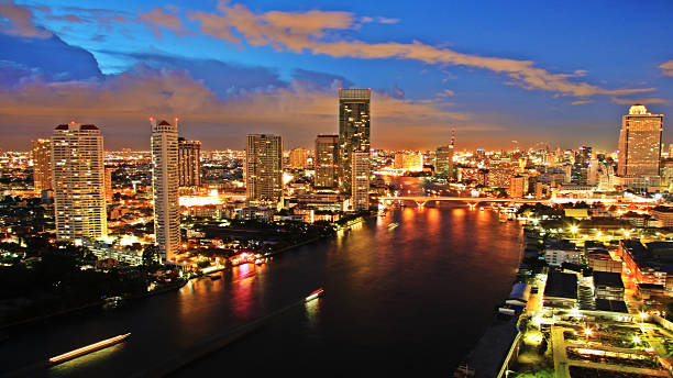istock Nigth sky over city 543838688
