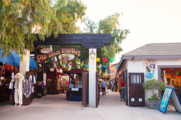 サンディエゴの旧市街のマーケットのエントランス - san diego trolley ストックフォトと画像