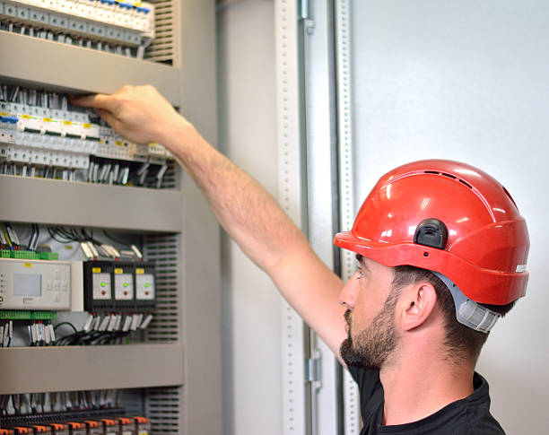 eletricista no trabalho - electricity control panel electricity substation transformer - fotografias e filmes do acervo
