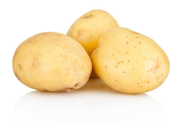 istock New potato isolated on white background 544097568