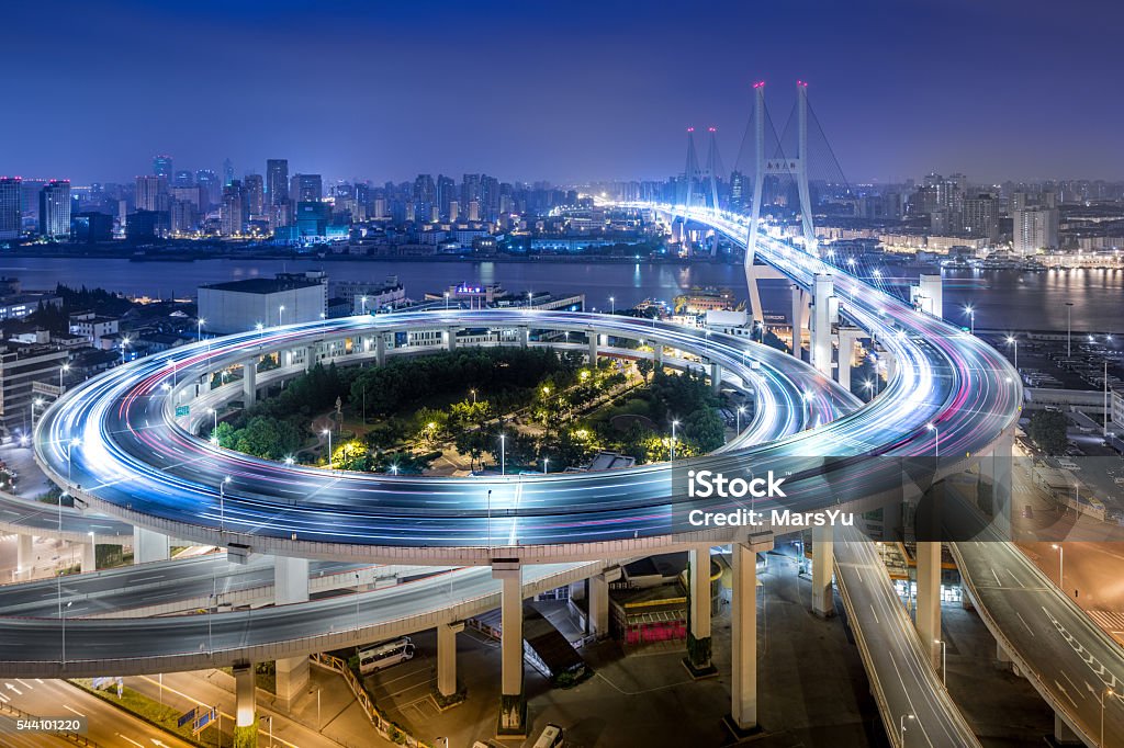Brücke Verkehr bei Nacht - Lizenzfrei Brücke Stock-Foto