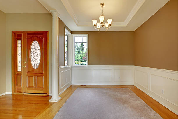istock Nice bright entry way to home with hardwood floor 544112466