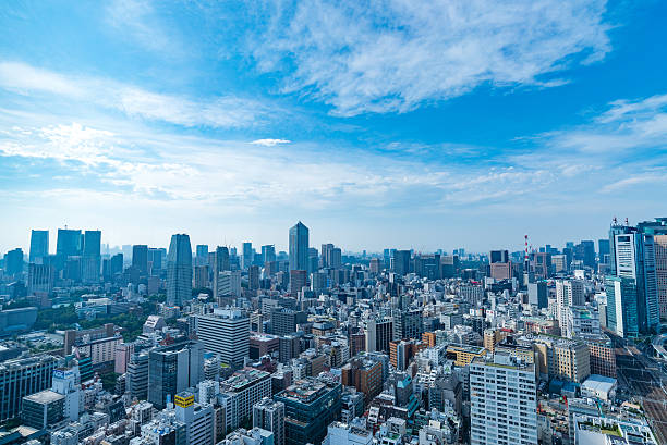 paisajes urbanos de edificios de arquitectura en el horizonte de tokio en japón - tokyo prefecture skyline japan panoramic fotografías e imágenes de stock