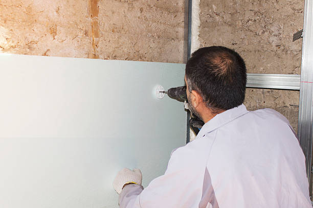 istock Filled the cracks in the wall 544324418
