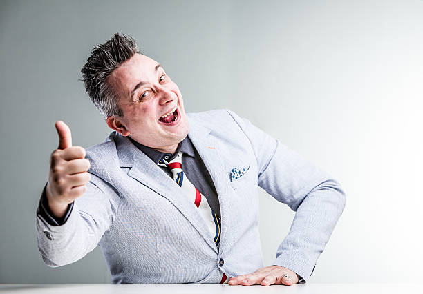 sales con artist showing thumb up