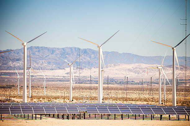 필드 태양 전지판, 풍차 - solar panel wind turbine california technology 뉴스 사진 이미지